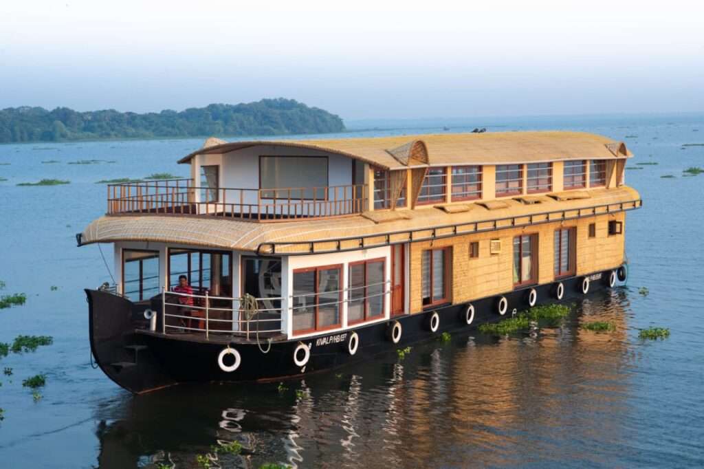 Niya Cruise - Luxury Houseboat in Alleppey