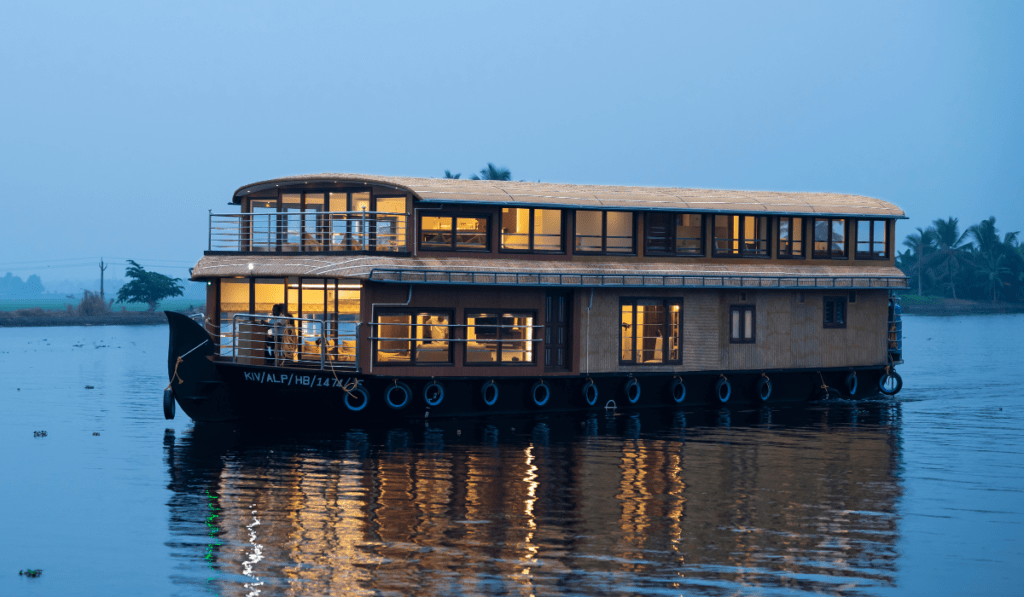 lake knight luxury houseboat alleppey