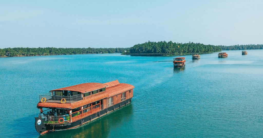 Luxury Houseboat Packages in Alleppey